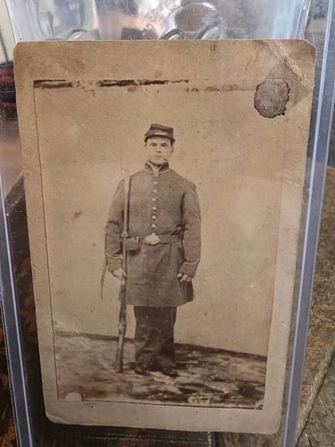 Civil War Soldier Holding His Rifle .  Cdv Format