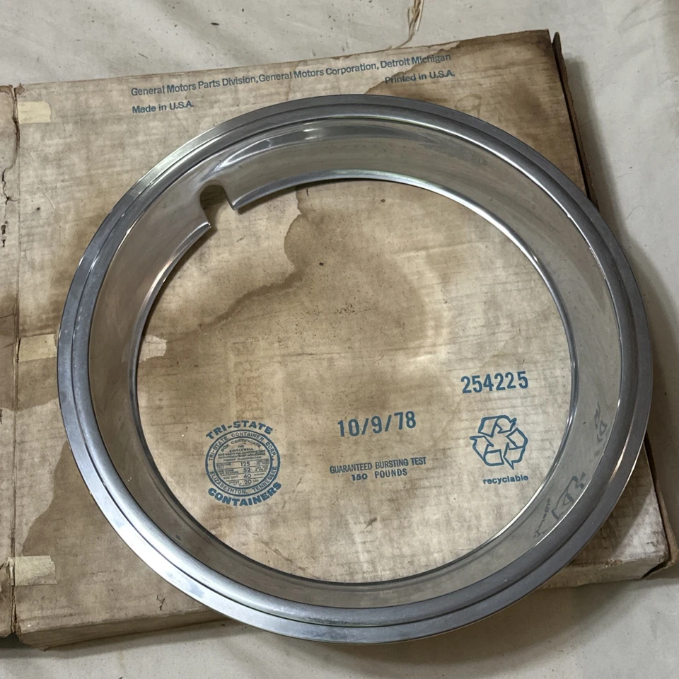 New 1978 OEM GM 254225 Trim Beauty Ring 15" Wheel Stainless Rim Rat Rod NOS - Image 2 of 4