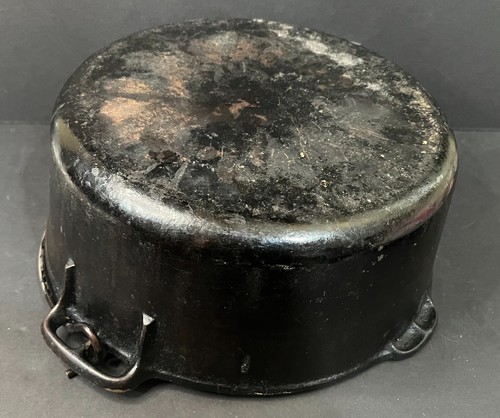 Vintage Cast Iron Dutch Oven 5 Qt with Handle, Unmarked, No Lid, Made in USA - Picture 6 of 10