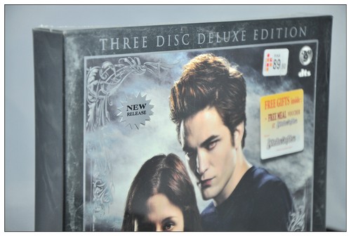 Twilight 3 Disc Special Deluxe Edition DVD9 FREE New Moon movie Illustrated book - Picture 3 of 8