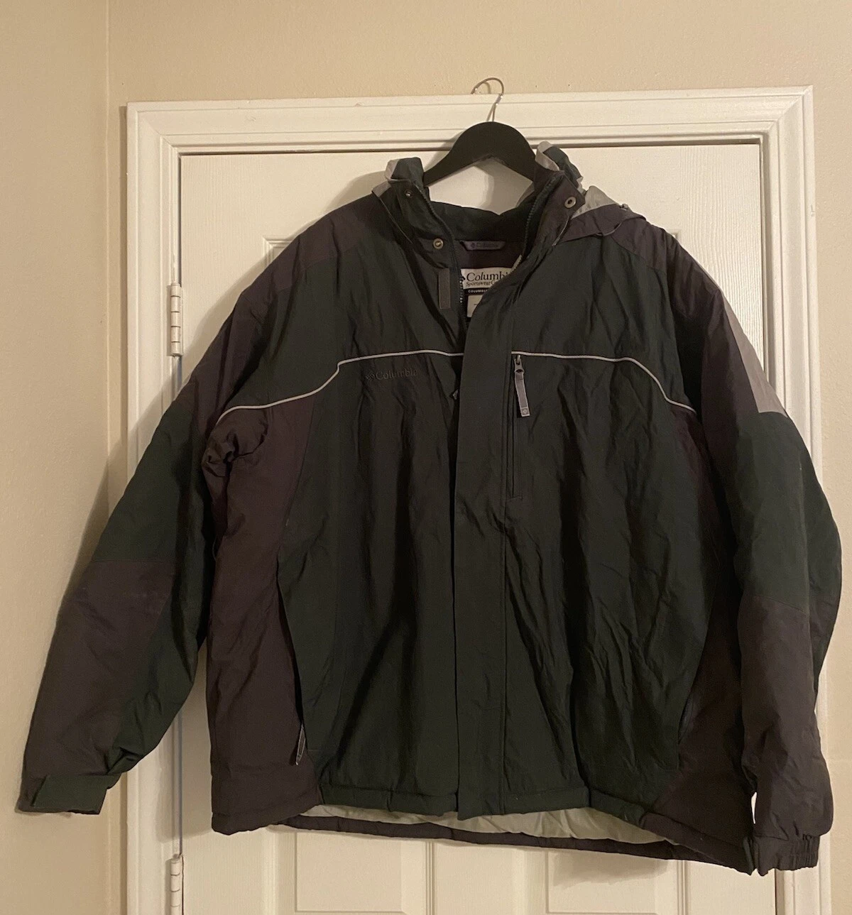 Columbia Mens Waterproof Jacket XXL Green/Gray. Hood. Zip Pockets. Zip Close.