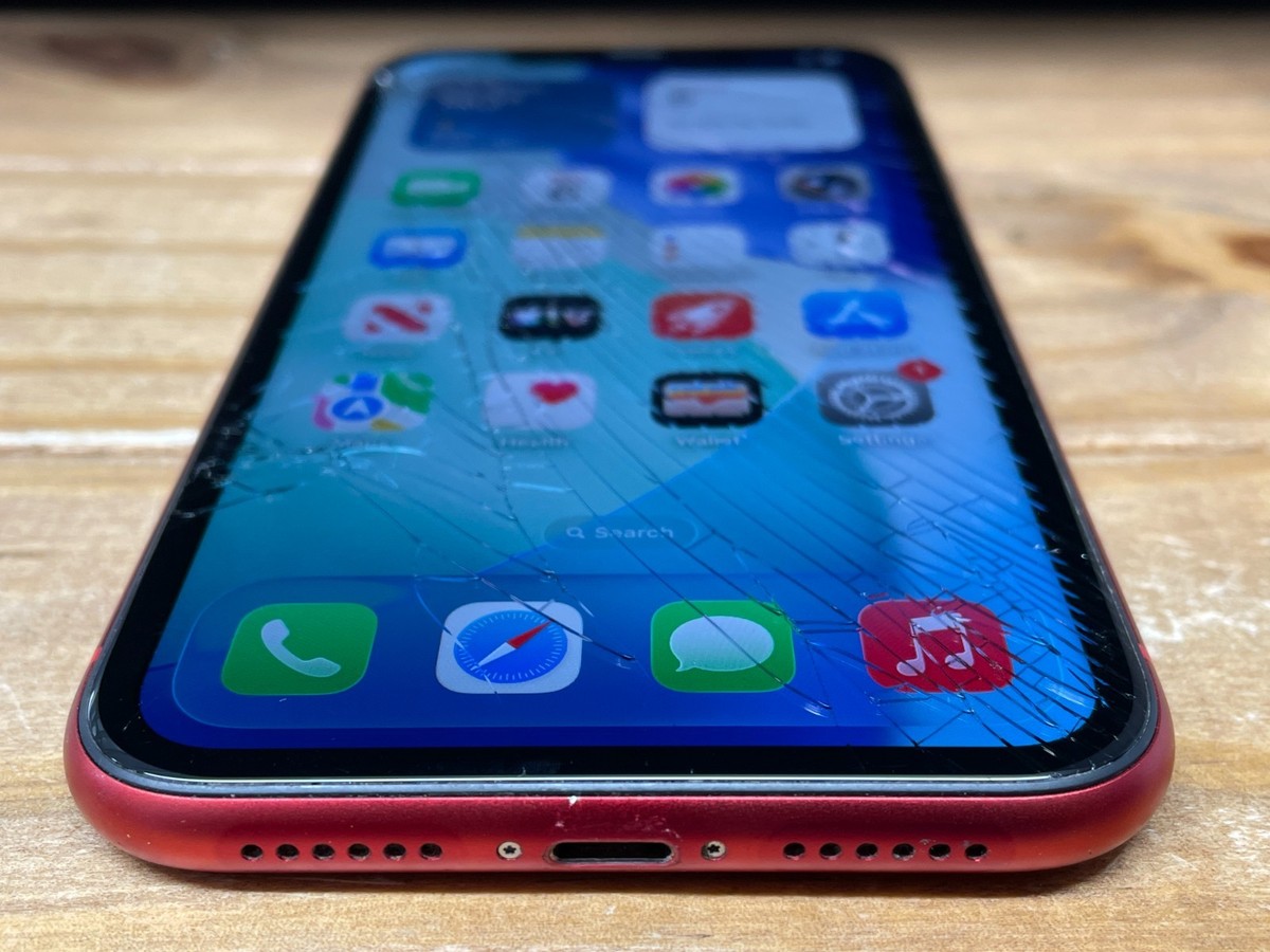 Apple iPhone 11 - 64 GB - RED (Tracfone) A2111 - Works - Cracked
