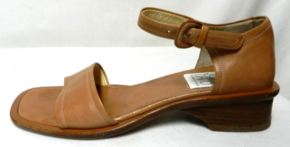 Joan & David Italia Vintage Cuero Taupe Hebilla al Tobillo Sandalias Mujer Talla 6 Foto 2 de 4