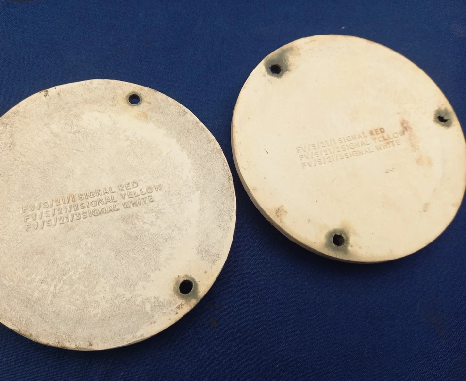 PAR DE REFLECTORES LAND ROVER SERIE MILITAR GENUINO LUCAS RER4 ROJO - Imagen 4 de 4