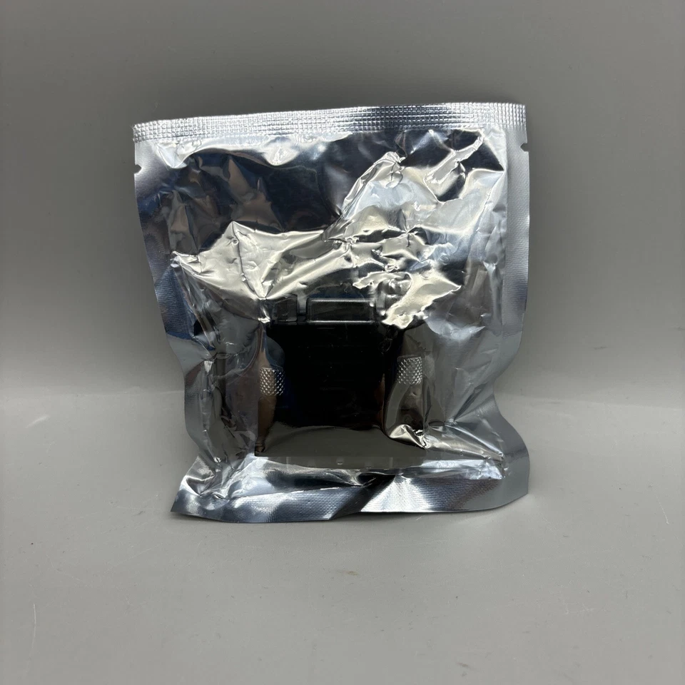 EVGA Video Monitor Adapter - 29 pin DVI-I (Dual-Link) Male to 15 pin VGA Female - Image 3 of 4