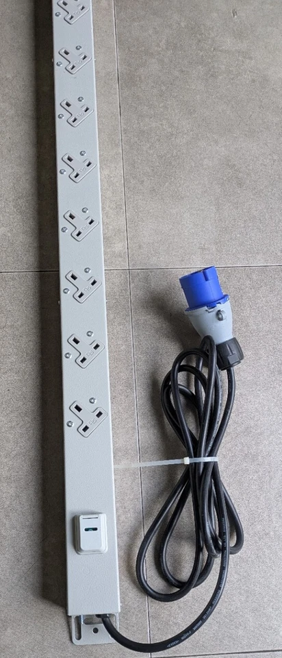15 way Steel UK PDU VERTICAL MOUNT 19" Rack Power Distribution Unit - Image 4 of 4