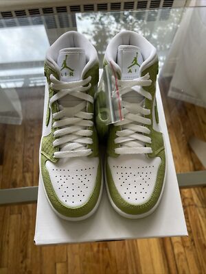 Nike Air Jordan 1 Mid SE Women's Green Snakeskin Size 6.5W