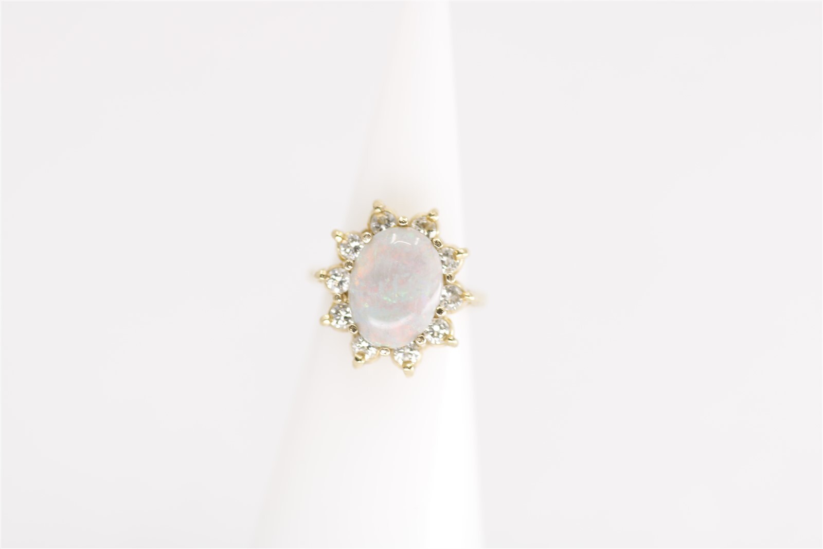 Vintage 14KY Sz 2.5 Flower Oval White Opal w/ Pink Play & Diamonds - 0.40 ctw