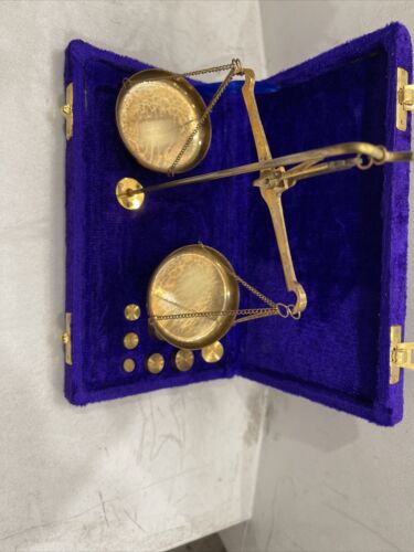 SOLID BRASS WEIGHING SCALE WITH BOX - Picture 1 of 7