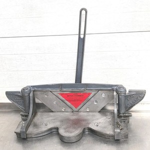 Lion Miter-Trimmer w/ Handle Pootatuck