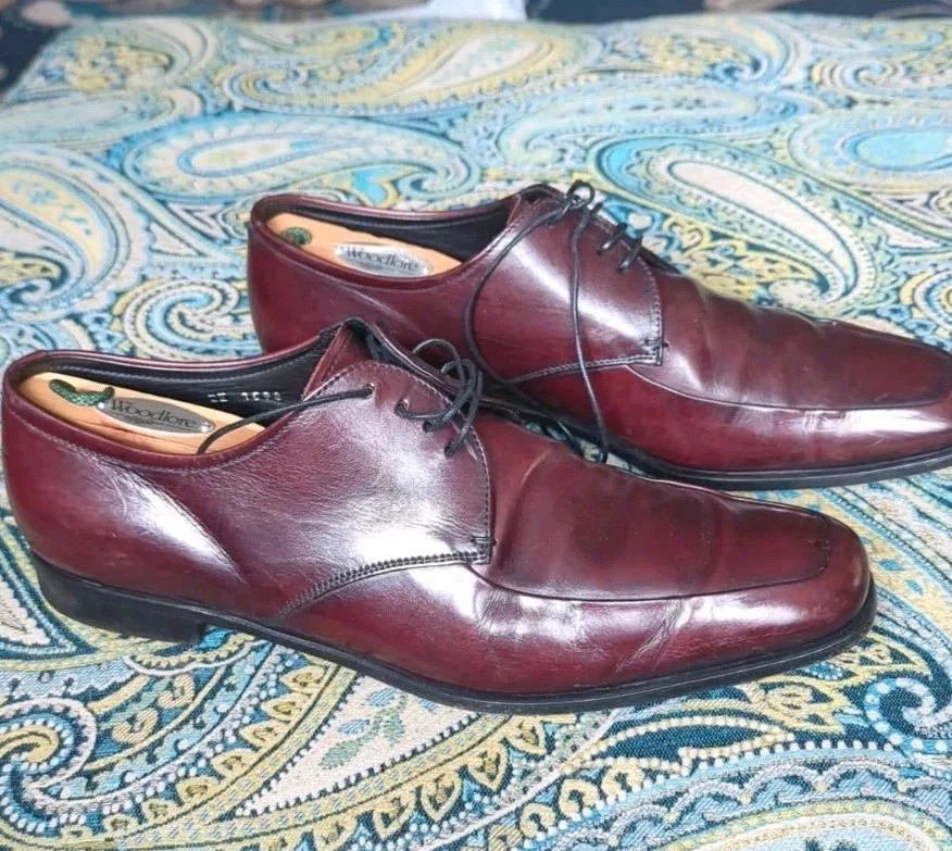 Zapatos de vestir Oxford Prada para hombre de cuero borgoña talla 8,5 Foto 2 de 4