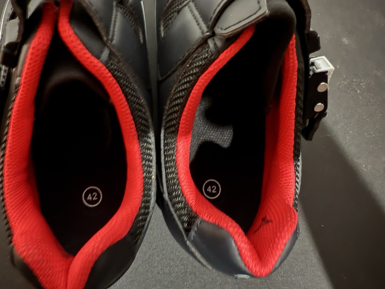 Peloton Cycling Shoes Size 42 US Men's Size 9 Black Red Strap Clip In