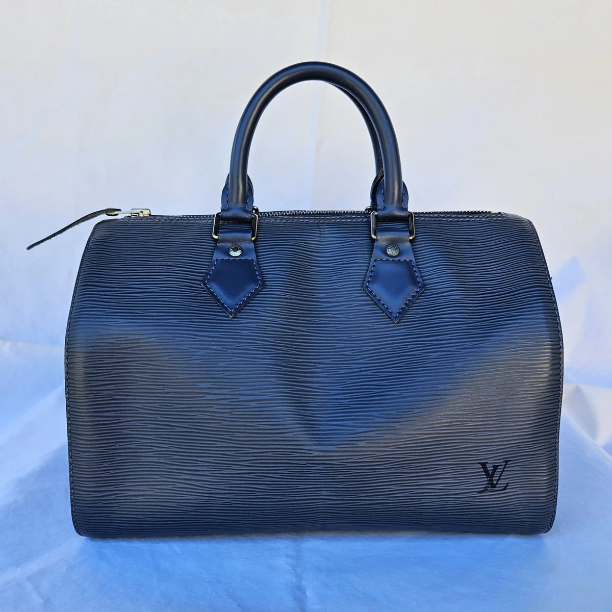 Louis Vuitton Navy Blue size 12 no box used Louis Vuitton Monogram Calfskin Neo Neverfull Inside Out MM  main image 2