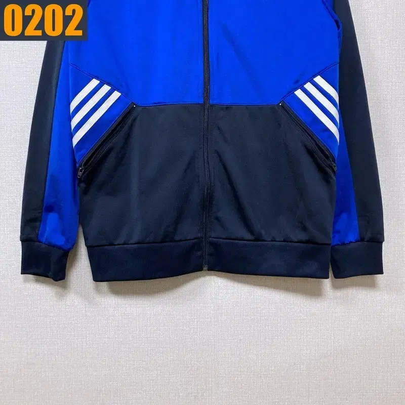 Adidas Zip-up Jacket Outerwear for Women thumbnail 3