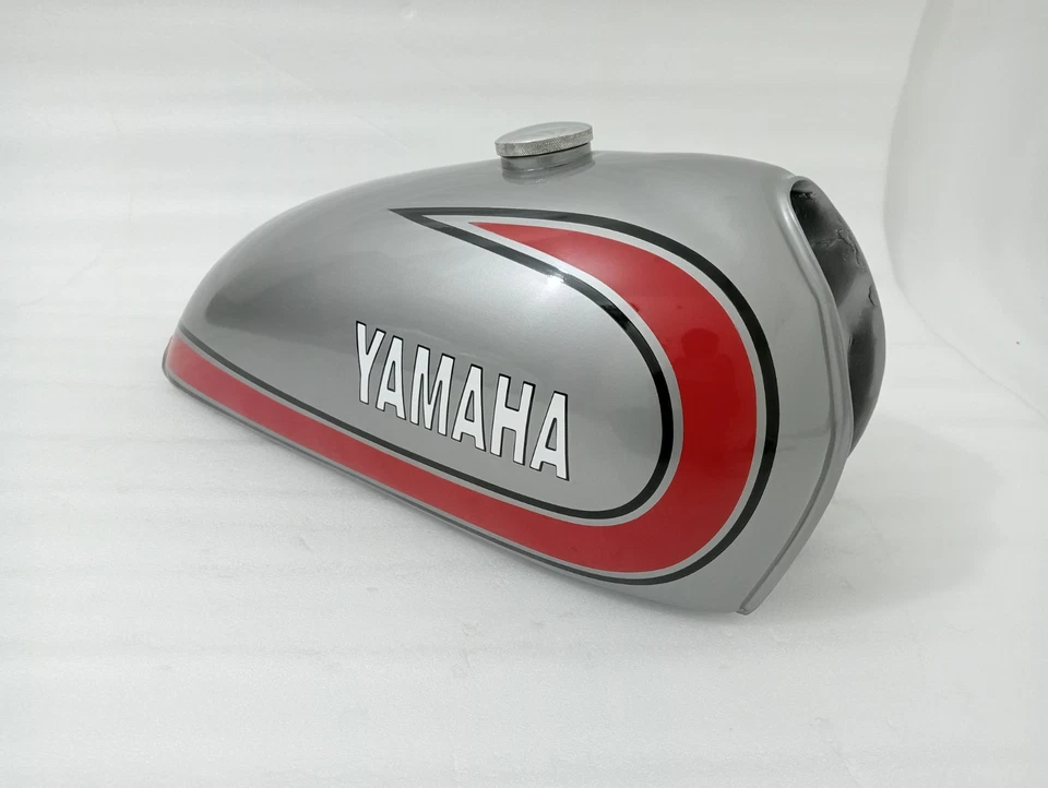 Tanque de gasolina Yamaha MX250 MX 250 MX360 SC500 1973 1974 aleación pintada plateada + tapa Foto 4 de 4