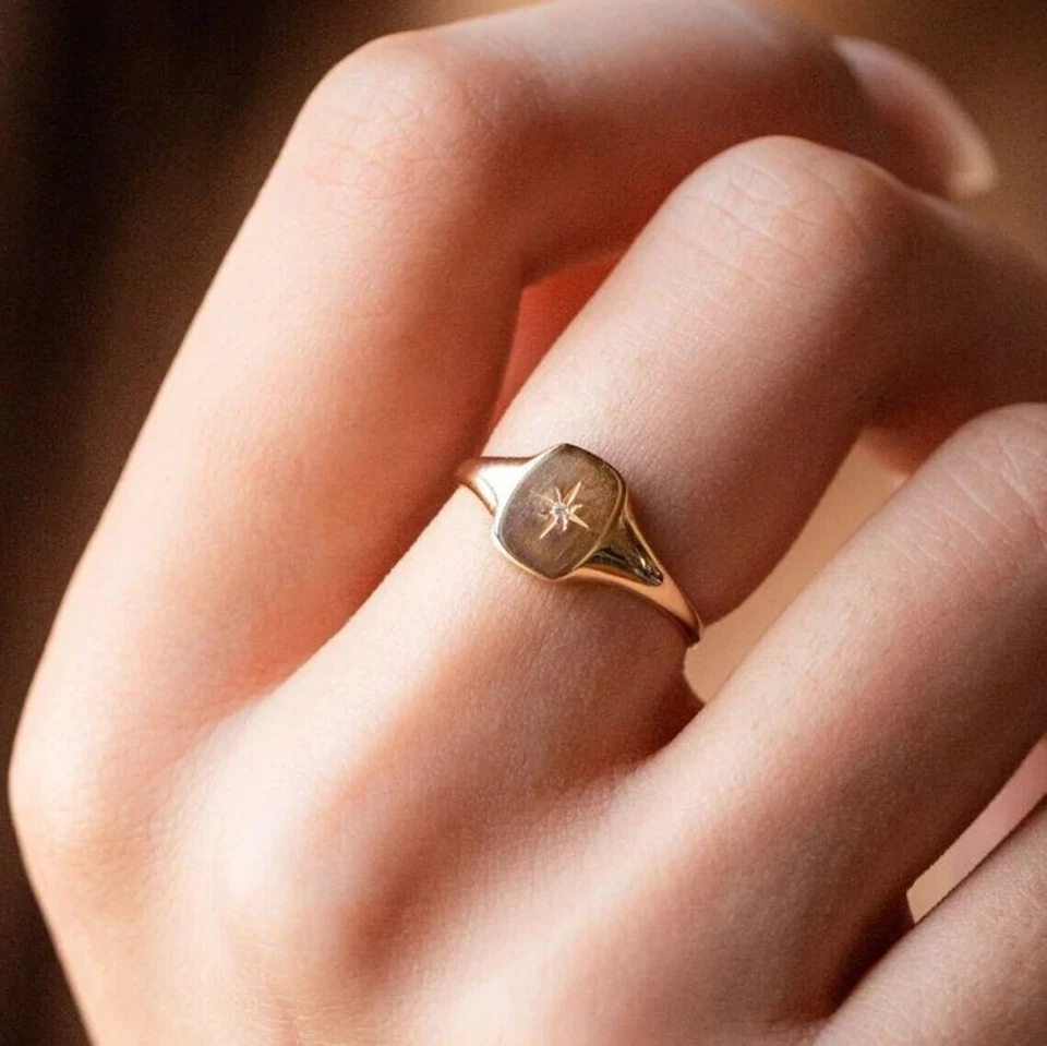 Anillo de oro macizo con sello de estrella de diamantes anillo de diamantes de colección anillo de estrellas de diamantes de plata Foto 3 de 4