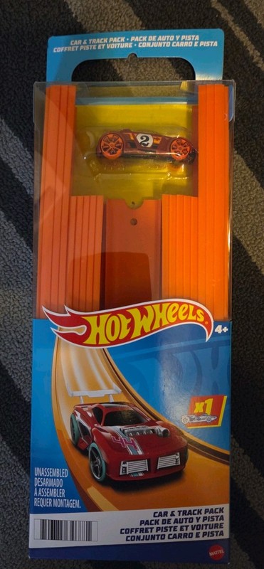 Hot Wheels Car & Track Pack – 18 Track Pieces + 1 Car – 4.5m/15ft – New 