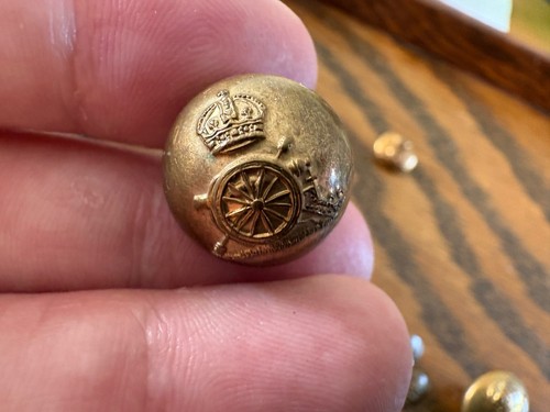 Royal Artillary British Army brass Buttons, mixed eras and types pre WW1 etc, x9 - Picture 11 of 17