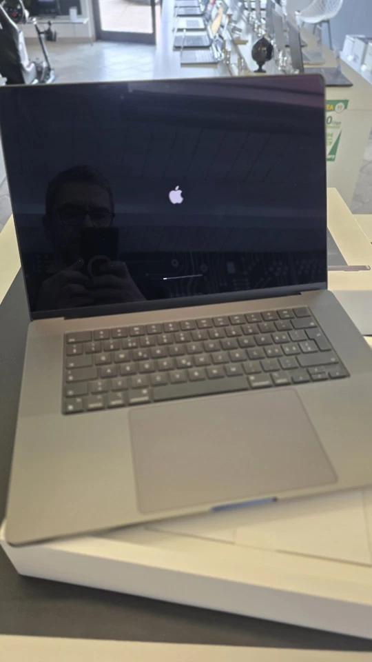 Apple MacBook Pro 16" M4 Pro · 48GB · 512GB, foto 4 di 5
