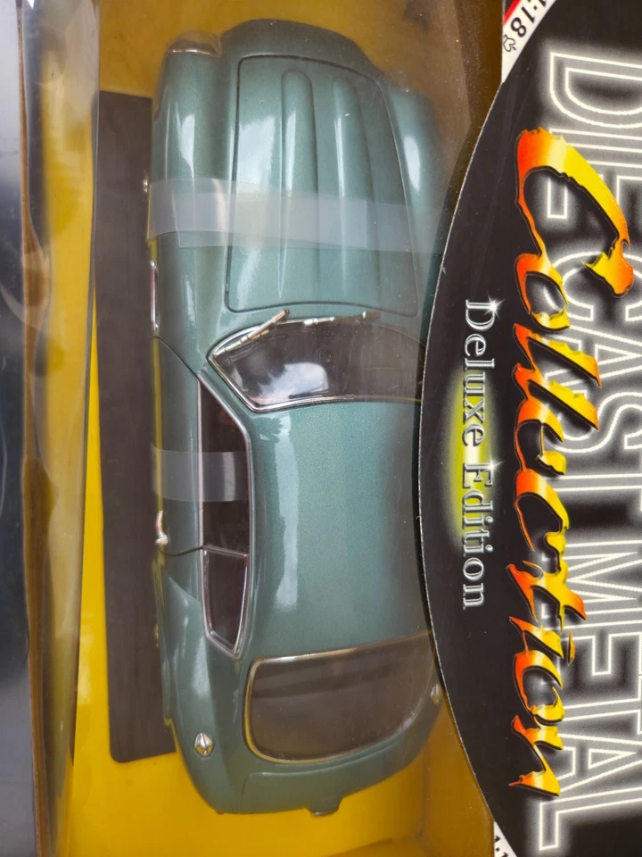 Coche Road Signature Die Cast escala 1:18 1961 Aston Martin DB4GT Zagato. Nuevo en caja Foto 4 de 4