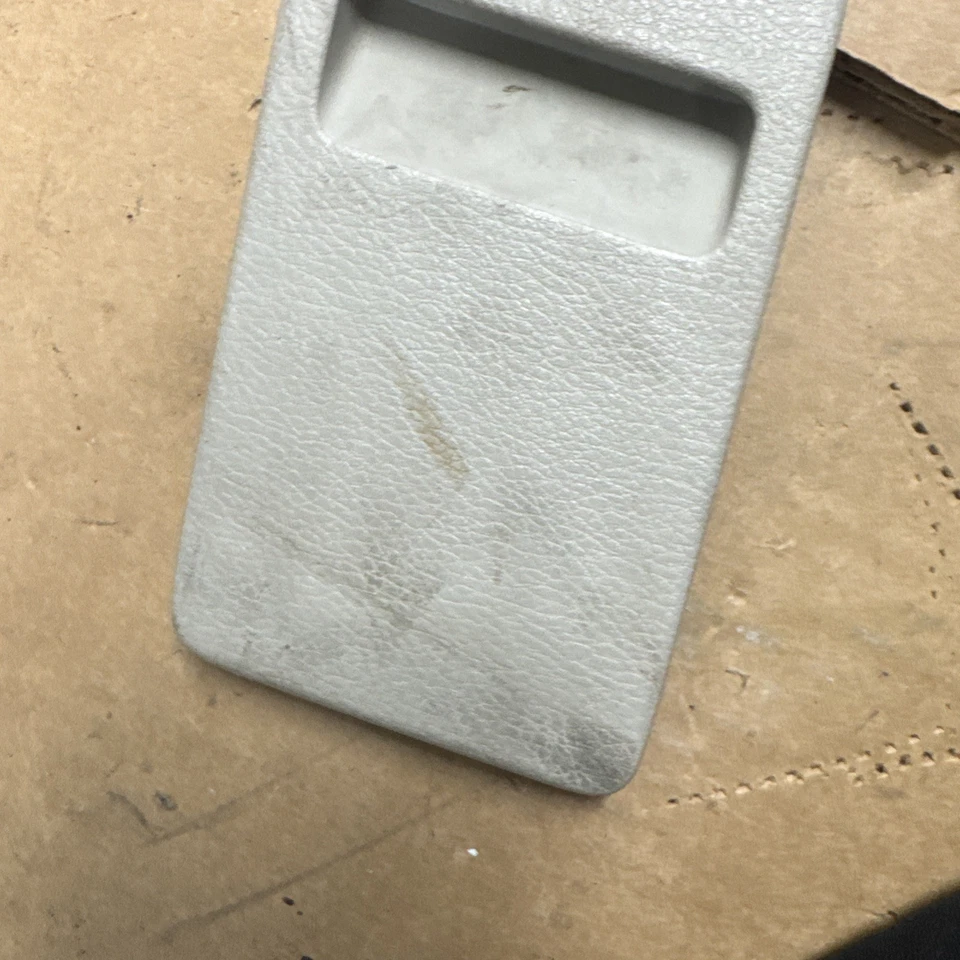 2008 2009 2010 2011 SUBARU IMPREZA Sport interior cubierta de fusibles moldura panel B165 Foto 2 de 4