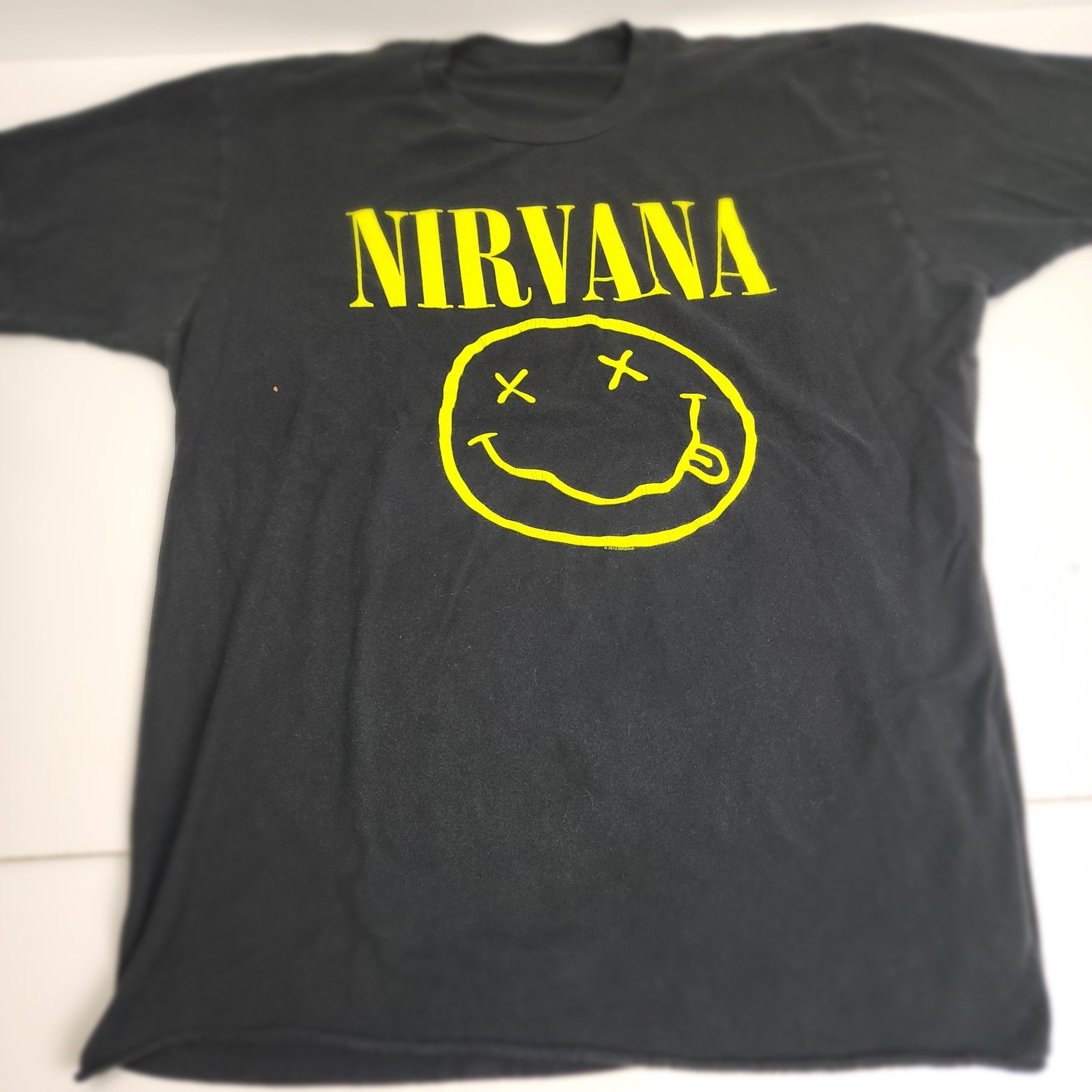 Nirvana 90s Grunge Black Yellow Dazed Short Sleeve Tee Mens XL