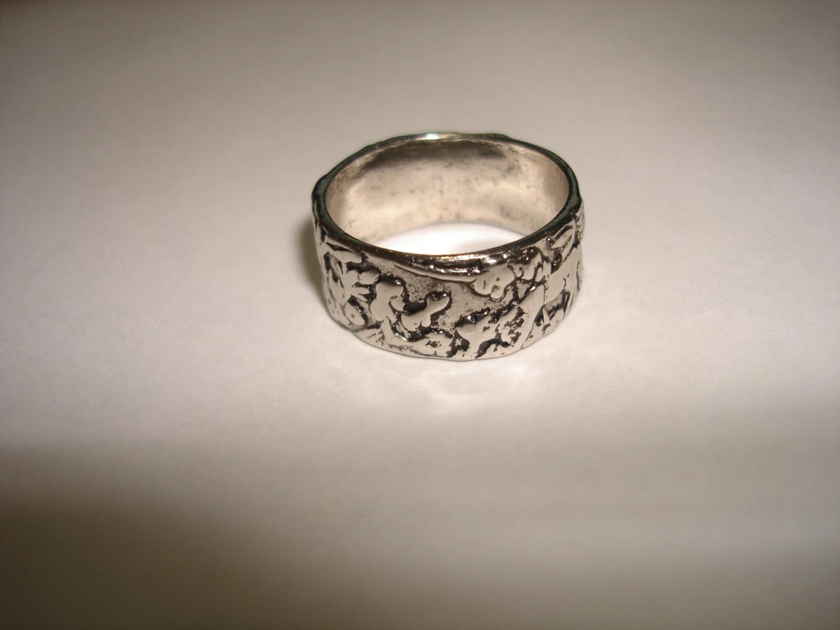 Alice in 2024 wonderland wedding ring