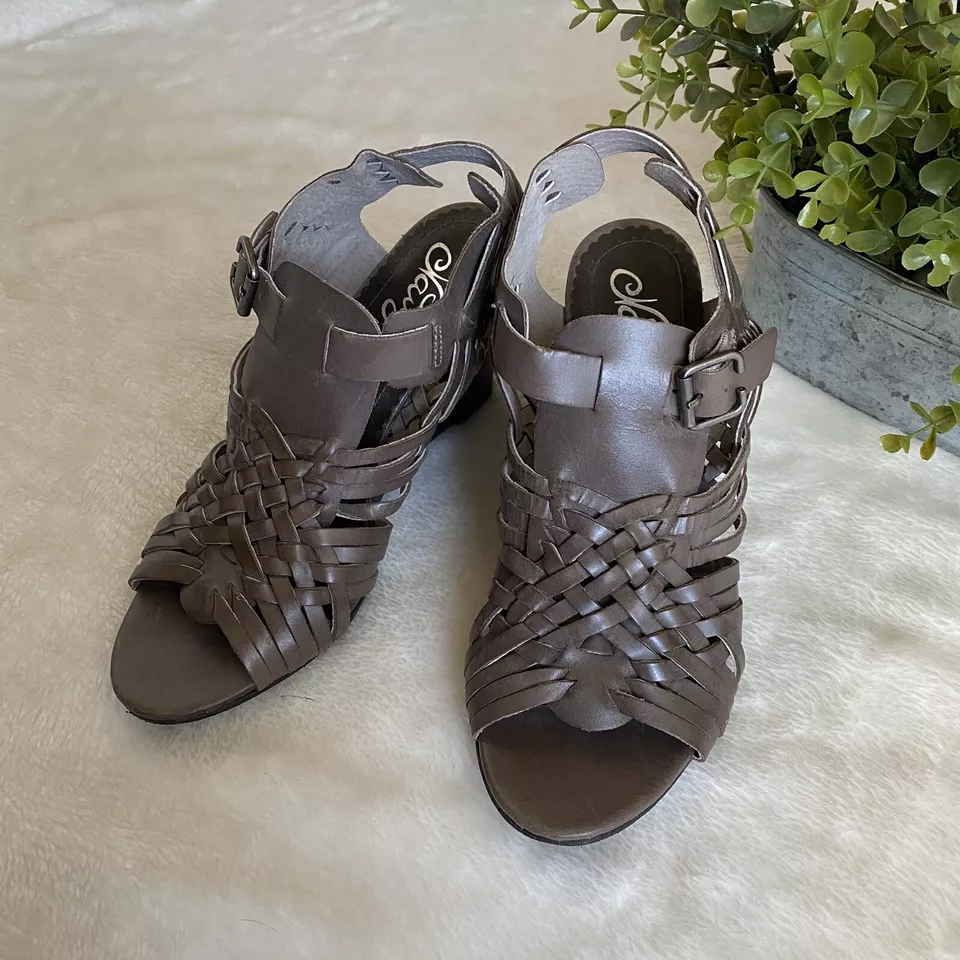 Tacones de cuña Naughty Monkey talla 8,5 marrón topo con tiras de cuero nuevos sin etiquetas Foto 2 de 4