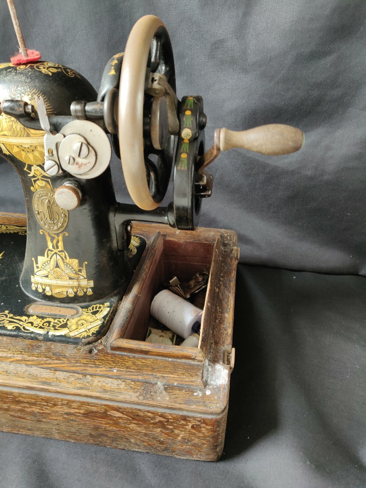 Antique Hand Operated Singer Sewing Machine & Box 1912 eBay