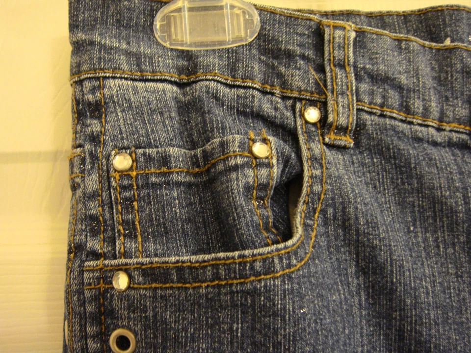 Pantalones de mezclilla para niñas Arizona Jean Co brillo y pedrería corte bota talla 8 1/2 Plus Foto 3 de 4