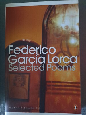 Books.Federico Garcia Lorca- Selected Poems.  Penguin Modern Classics. 