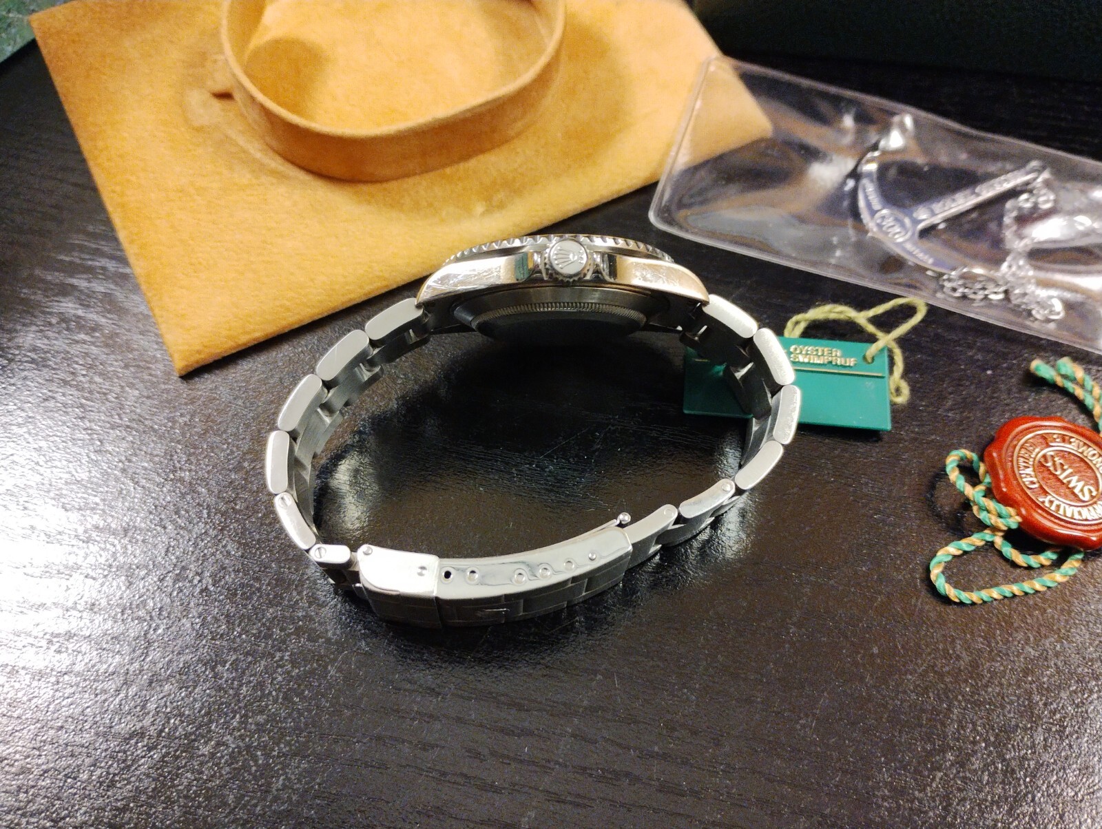 Rolex Submariner Men's flat 4 Watch - 16610LV Kermit 2003. image 5