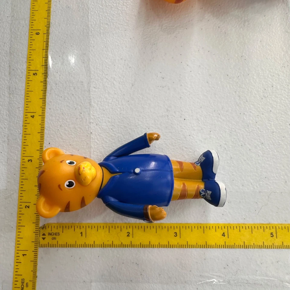 Conjunto de 3 estatuillas familiares Daniel Tigers Neighborhood mamá papá figura b Foto 3 de 4