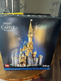 LEGO Disney: The Disney Castle (43222)