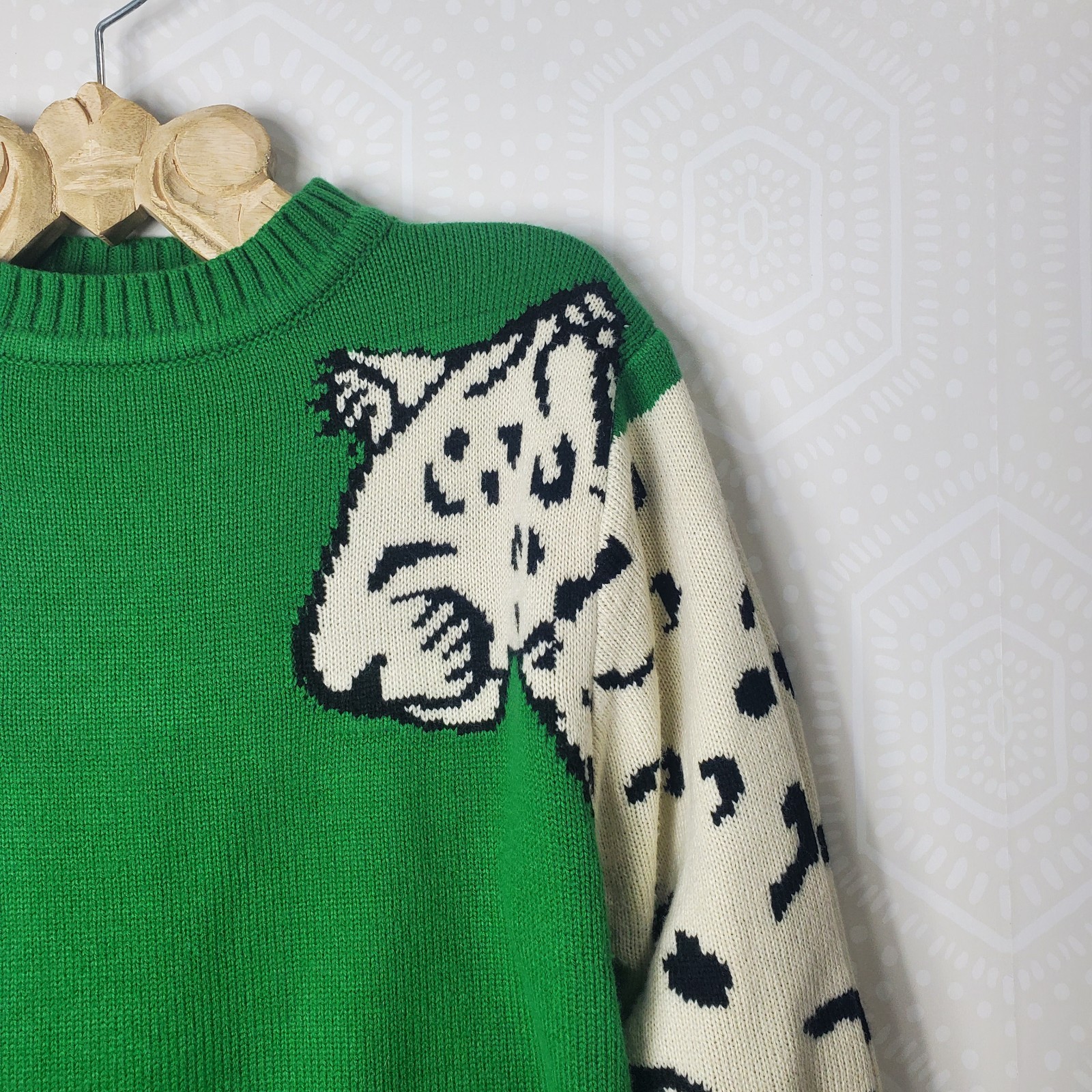 Green Crew Neck Statement Sweater XL Leopard Prin… - image 5