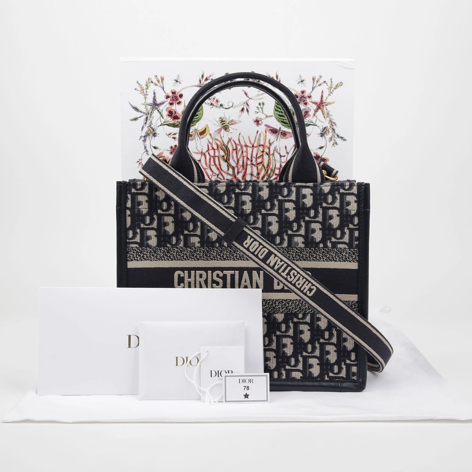 Dior M1325CZBB livre fourre tout petit sac fourre tout bandoulière 131427526