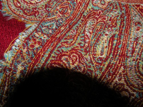 Vintage Shawl 100% Kashmiri Wool Red SWI 78”X41” Reversible Excellent Condition - Picture 13 of 14