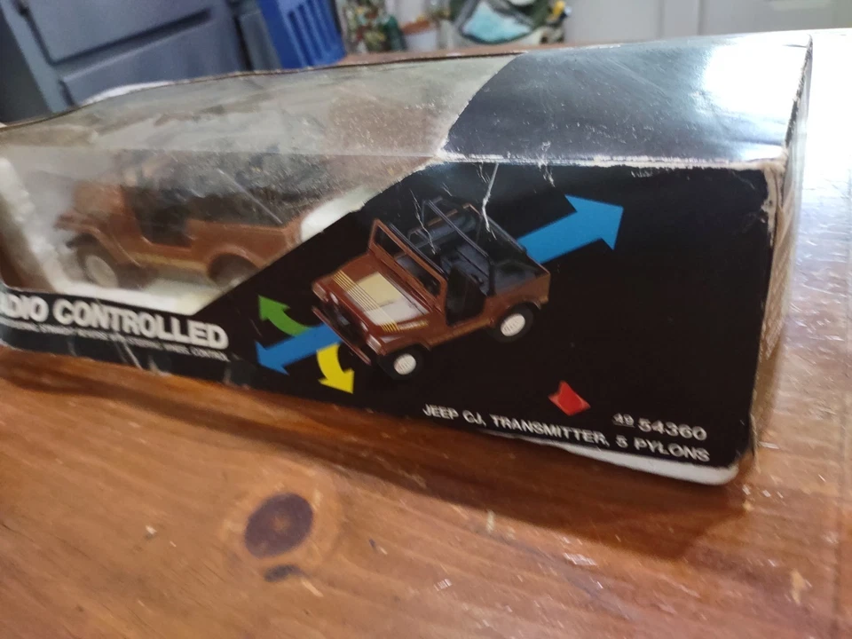 Vintage Sears Remote Control Jeep CJ Renegade Brown Tested Working 1:24 Scale - Image 3 of 4