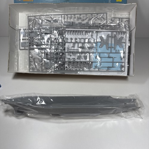 Panda 1:350 Scale U.S.S Winston S Churchill DDG81 Rare 10006 Sealed Bags Boxed - Picture 12 of 24