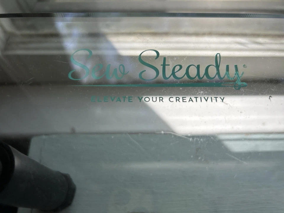 PFAFF Creative 2134 - Máquina de acolchado y bordado Foto 4 de 4