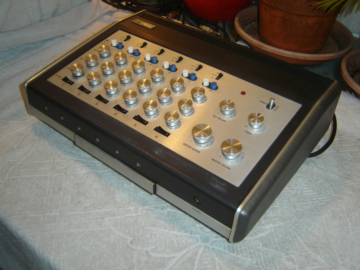 Yamaha EM-70, 6 Channel Mixer, Power Amp, with Spring Reverb Yamaha EM-70, 6 Channel Mixer, Power Amp, with Spring Reverb