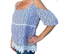 NWT Stitch Fix Langlock Cold Shoulder Blouse Large Skies are Blue shirt Lace Hem