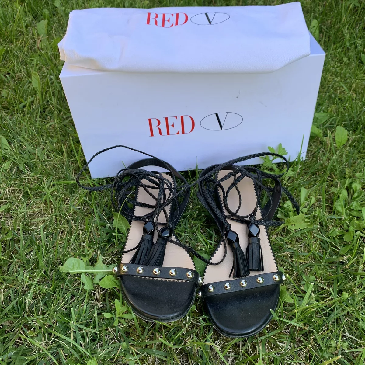 Red hotsell valentino sandali