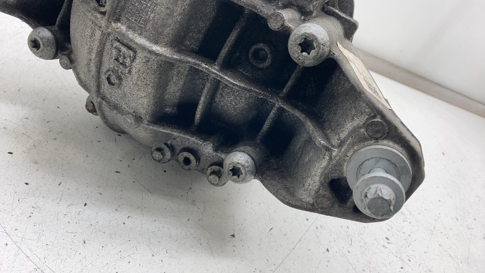 ⭕ 2017 2018 2019 2020 Maserati Levante Rear Differential Axle Carrier 6700376850