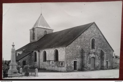 Colombey die zwei Kirchen - Das Totendenkmal und die Kirche - Fotokarte Botr