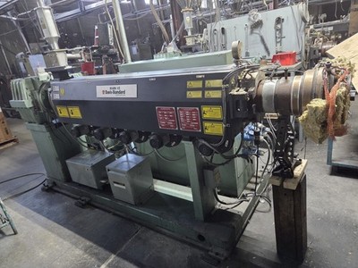 Used 2.5  Davis Standard 30:1 Single Screw Extruder