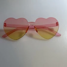 Pink Sunglasses 🕶️ Heart ❤️ Shaped zad