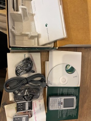 Sony Ericsson D750i in Originalverpackung inkl. komplettem Zubehör und 2 Akkus