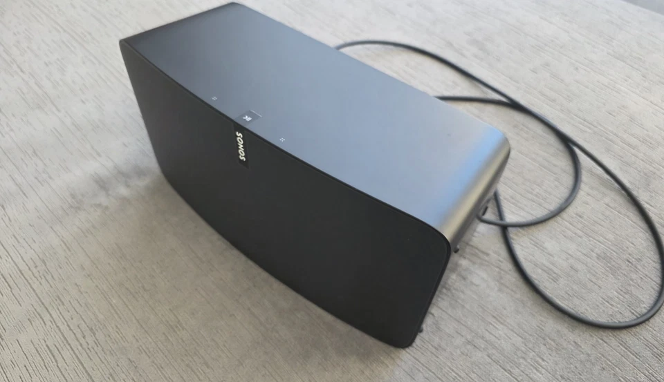 Altavoz inteligente inalámbrico Sonos Play 5 Gen 2 usado, negro Foto 2 de 4
