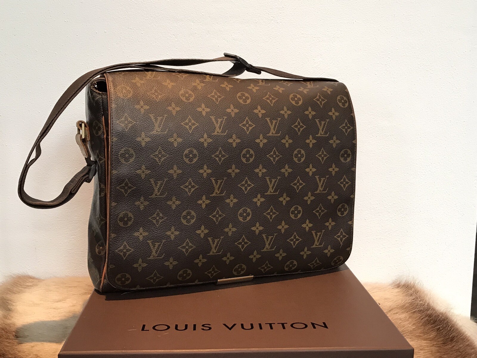 Louis Vuitton Abesses Monogram | Le Chic
